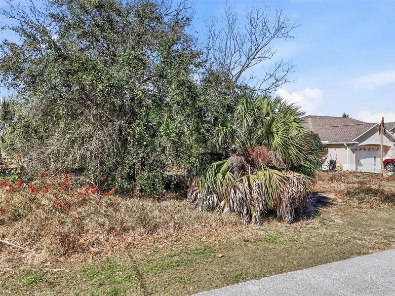 35 Coral Reef Ct N, FL
