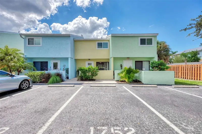 1752 Stickney Point Rd #102, FL