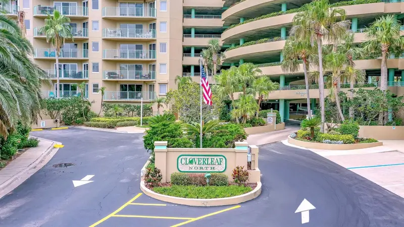 4 Oceans West Boulevard, FL