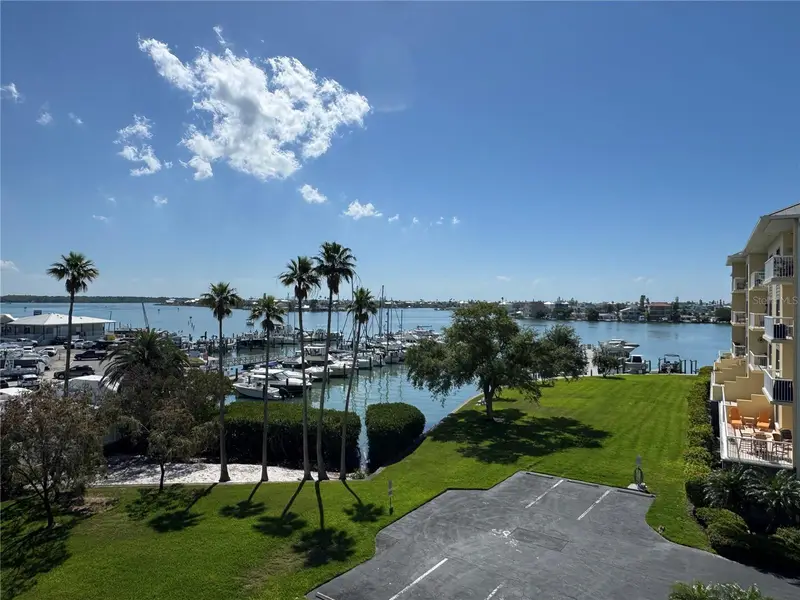 423 150th Ave #1405, FL