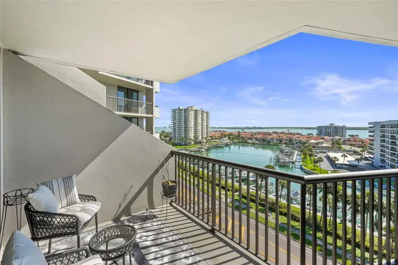 1660 Gulf Blvd #807, FL