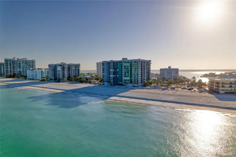 1660 Gulf Blvd #807, FL