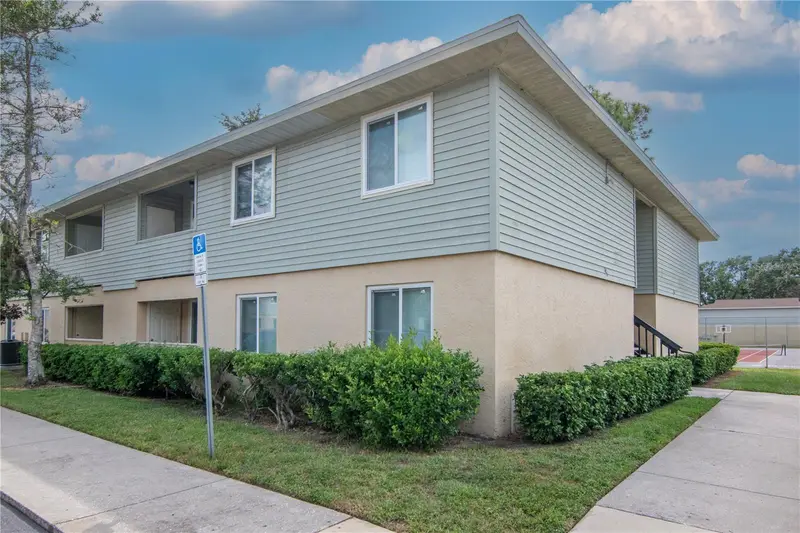 228 Berry Tree Pl, FL