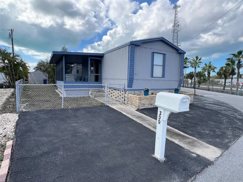6580 Seminole Blvd #300, FL