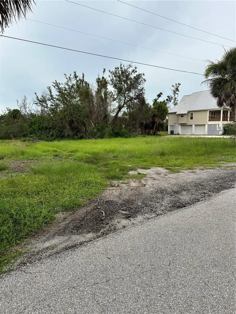 120 Spaniards Rd, FL