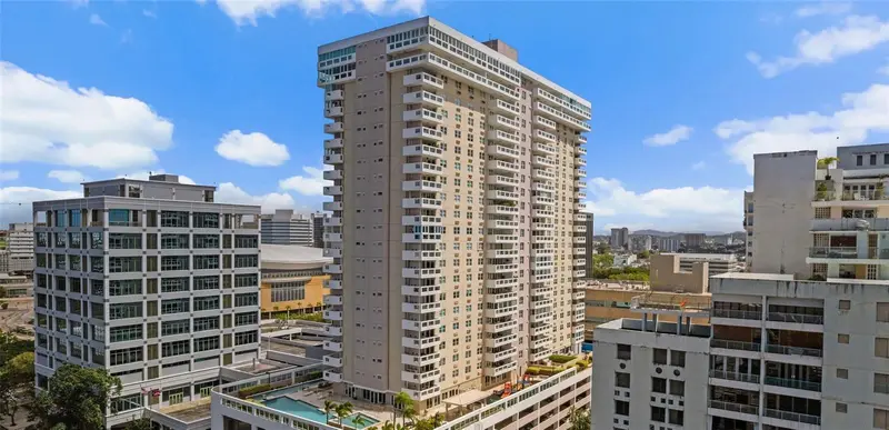 576 Ave. Arterial B, Coliseum Tower #809, PR