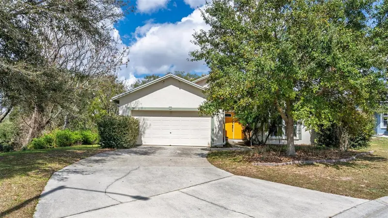 203 Ashley Loop, FL