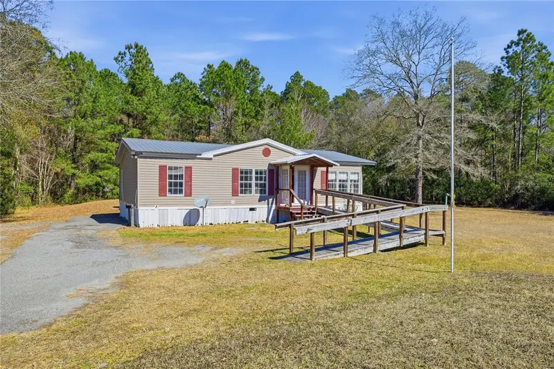 44326 Woodland Cir, FL