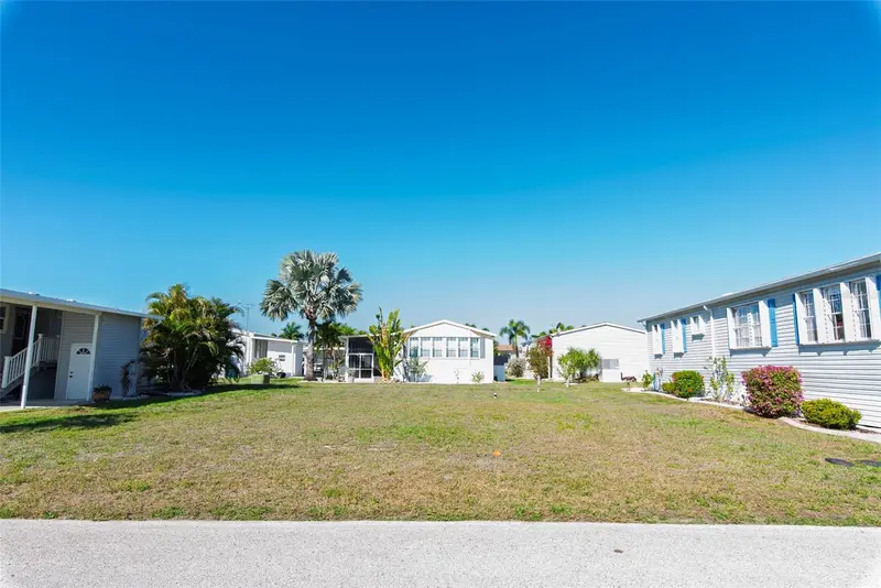 12 Freeman Ave, FL