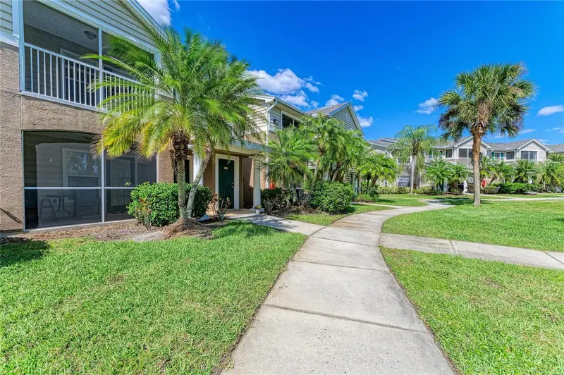 8911 Manor Loop #207, FL