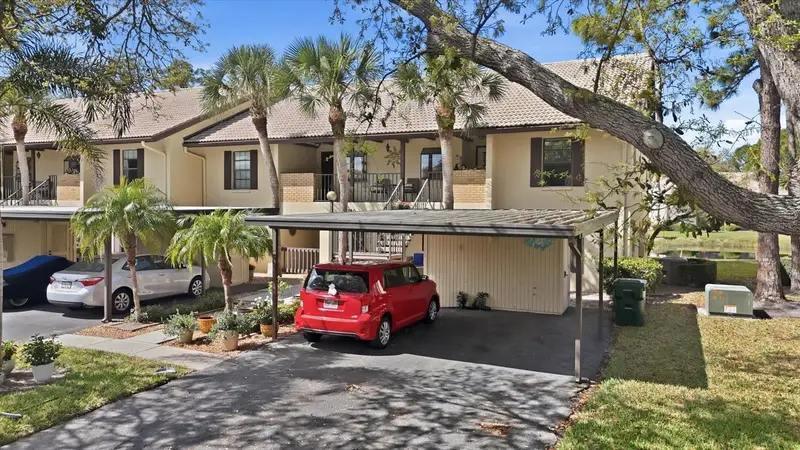 380 Three Lakes Ln #A, FL