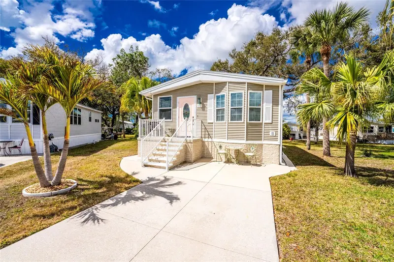 50 Crown Point Dr, FL