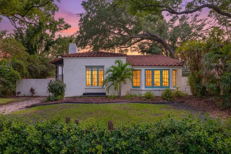 1110 Jungle Ave N, FL