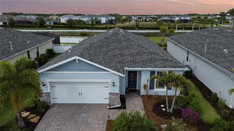 15877 Shoreline Dr, FL