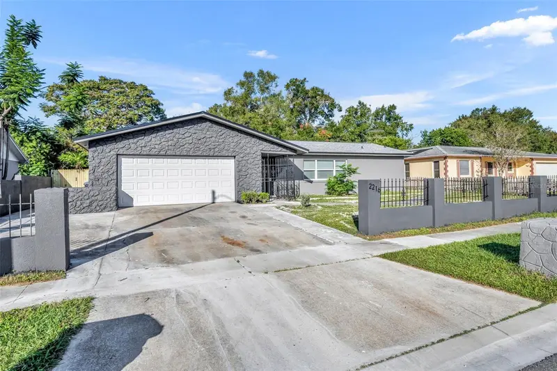 2216 Cherbourg Ct, FL
