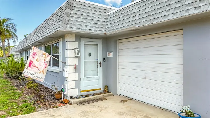 304 Mindy Dr, FL