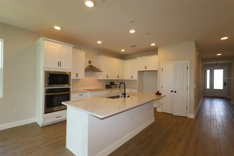 2600 Ravencliffe Ter, FL