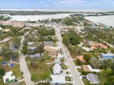 240 Colonia Ln E #Lower, FL