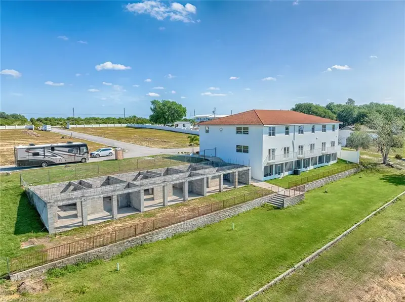 1900 Oasis Blvd, FL