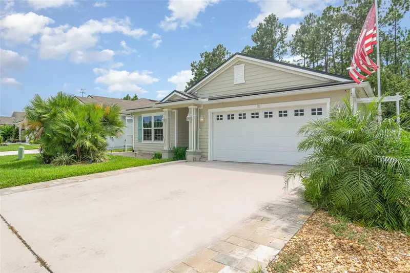 111 Lakeside Ct, FL