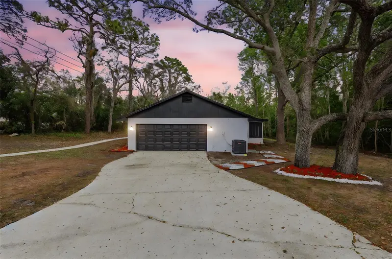 Sweetwater Oaks listing