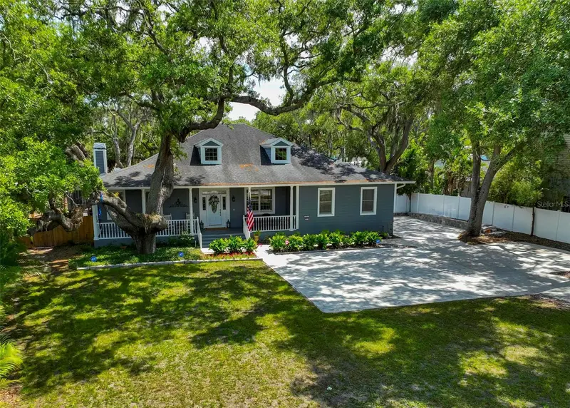 2351 Ne Coachman Rd, FL
