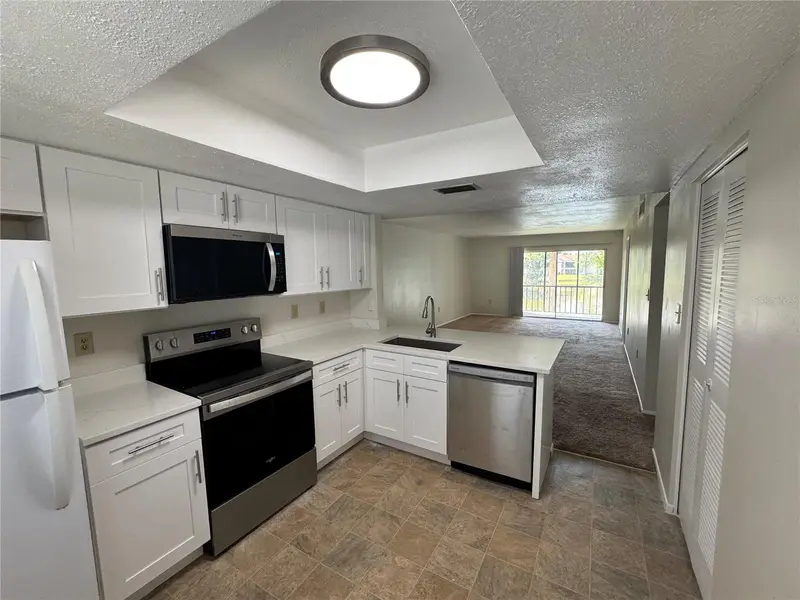 212 Cypress Ln, FL
