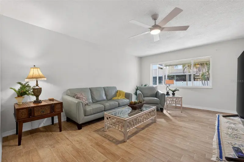6490 Cape Hatteras Way Ne #2, FL