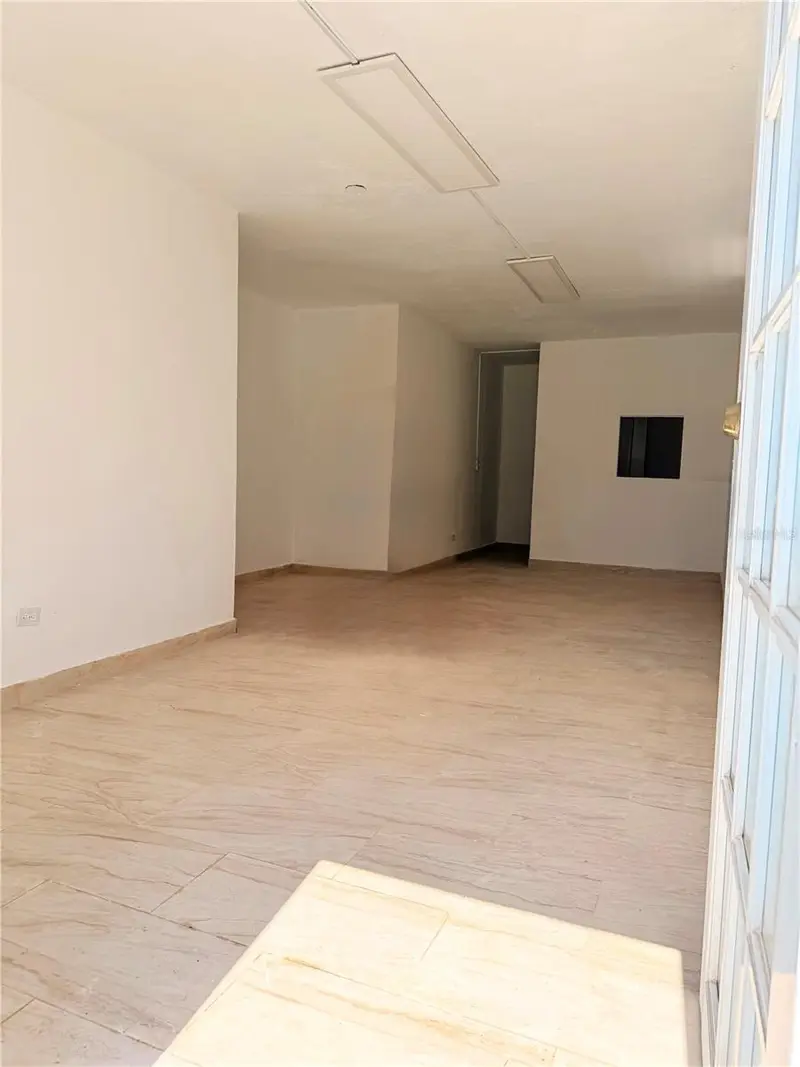 Calle 601 Bloque 224 Comercial 1, PR
