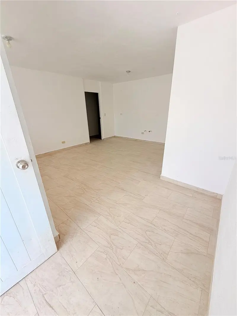 Calle 601 Bloque 224 Comercial 2, PR