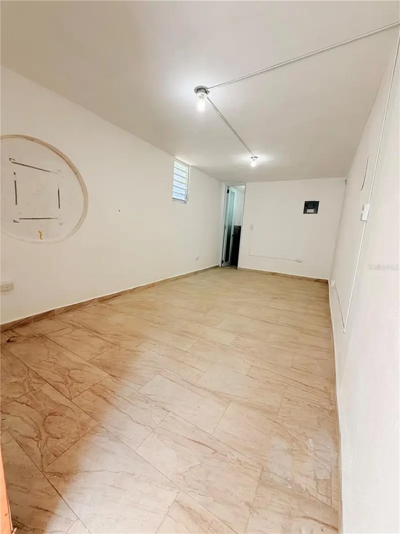 Calle 601 Bloque 224 Comercial 3, PR