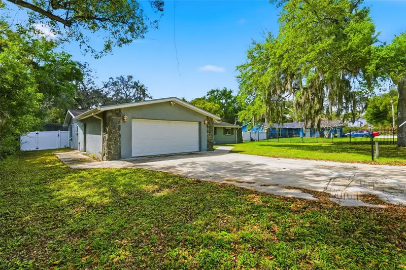 212 W 131st Ave, FL