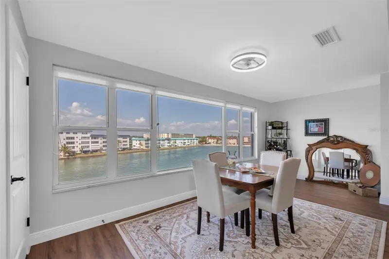 6025 Shore Blvd S #405, FL