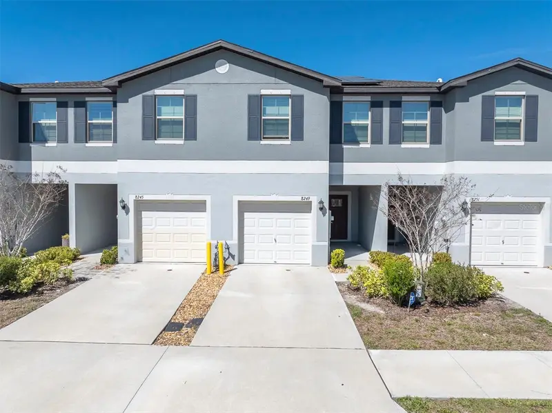 8249 Crescent Oaks Dr, FL