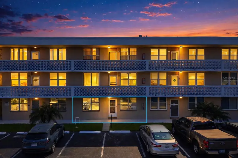 5095 Bay St Ne #110, FL