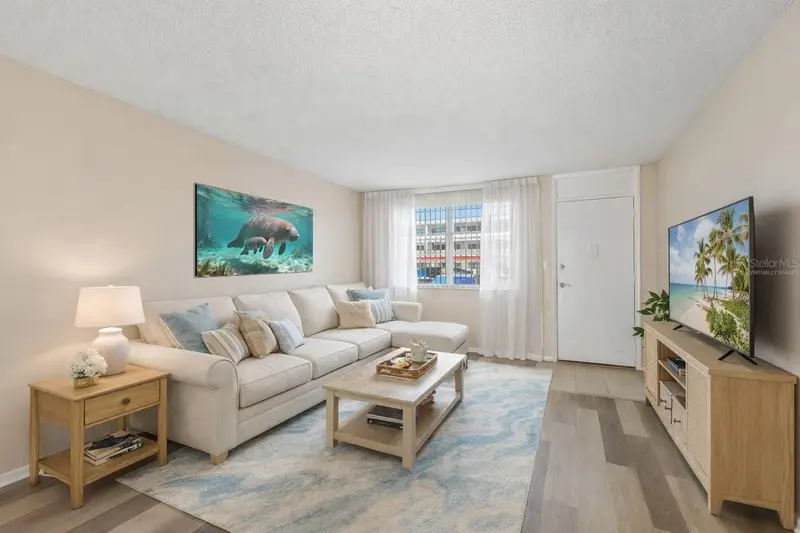 5095 Bay St Ne #110, FL