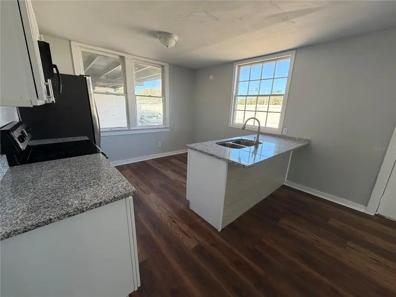 325 S Franklin St, FL