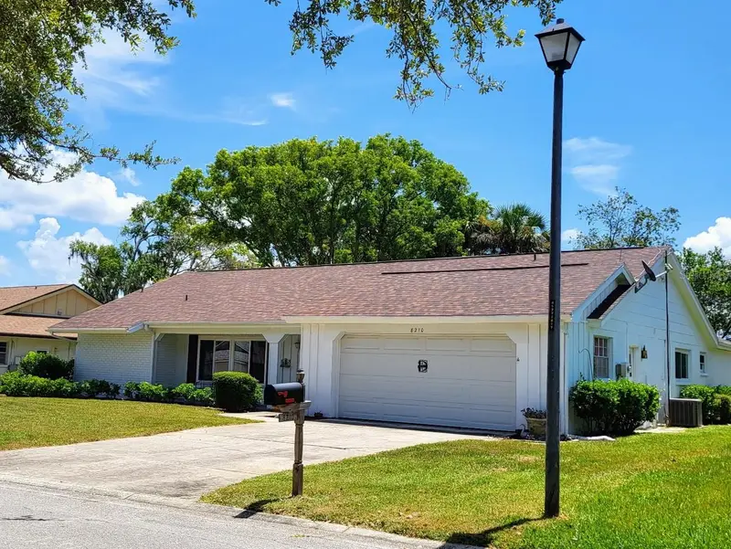 8210 Valley Stream Ln, FL