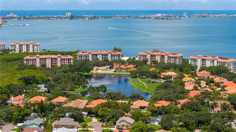 4717 Dolphin Cay Ln S #202, FL