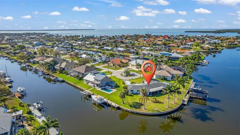 138 Colonial St Sw, FL