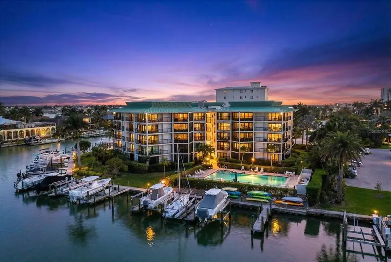 845 Collier Ct #306, FL