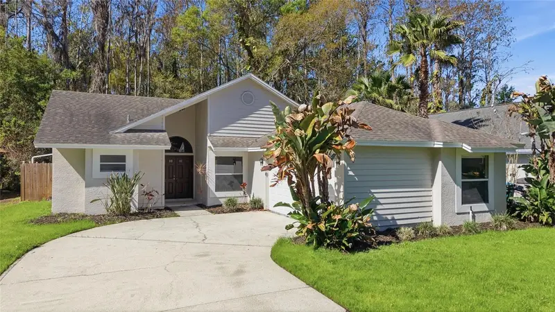 812 Crestridge Dr, FL