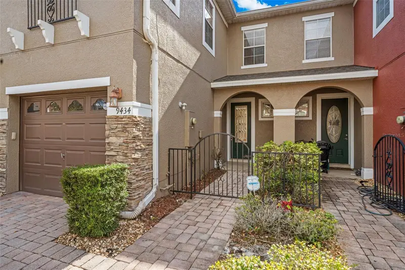 9434 Silver Buttonwood St, FL