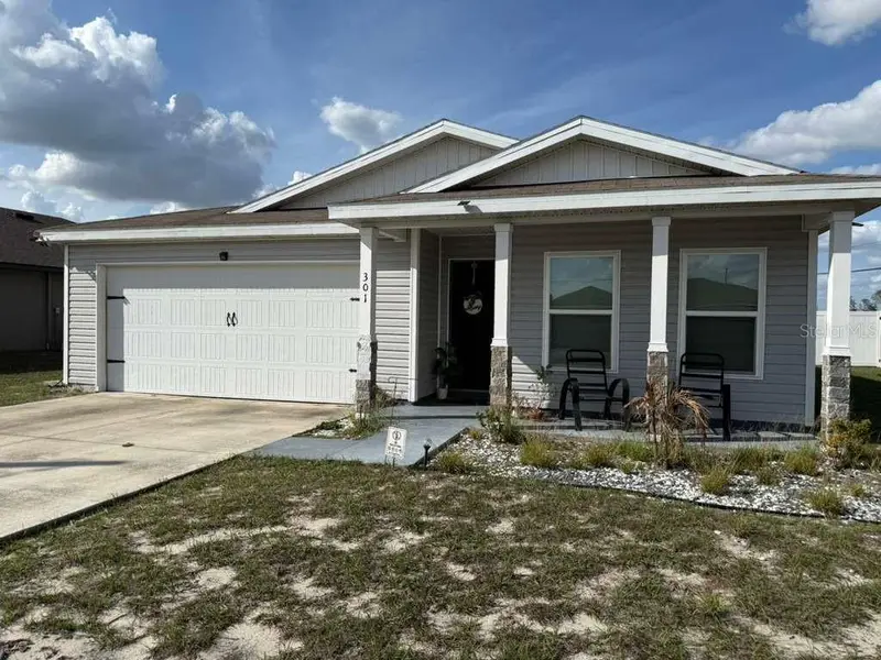 301 Daffodil Ln, FL