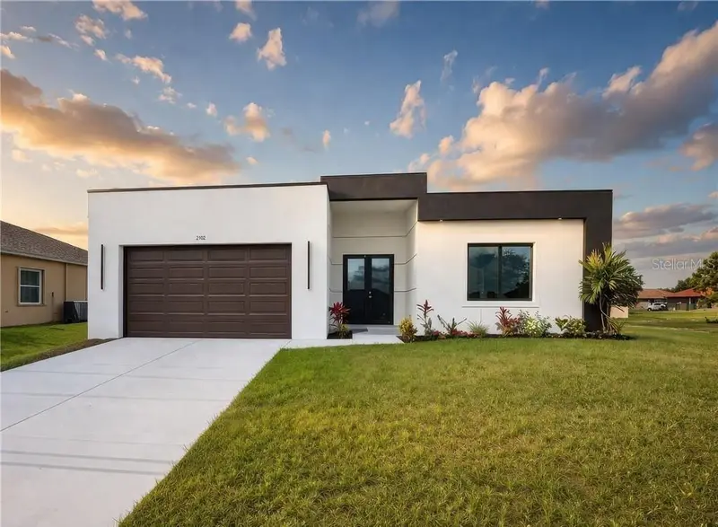 2102 Nw 25th Pl, FL