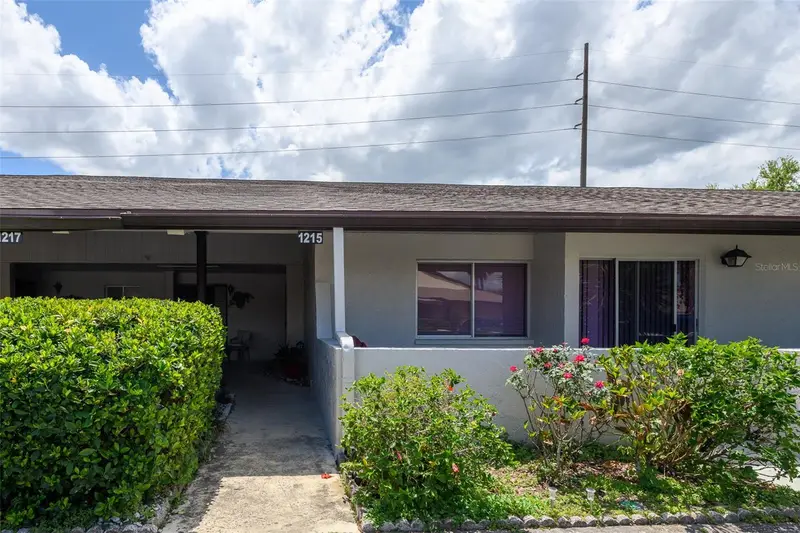 1215 16th Cir Se, FL