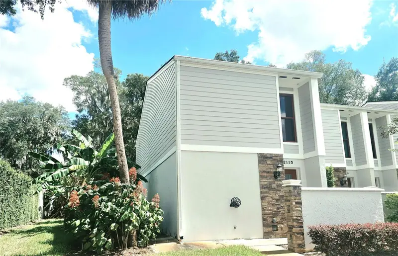 2115 Ne 38th Ave, FL