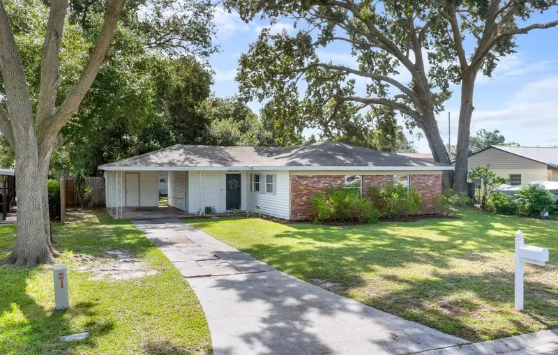 8013 Plantation Dr, FL