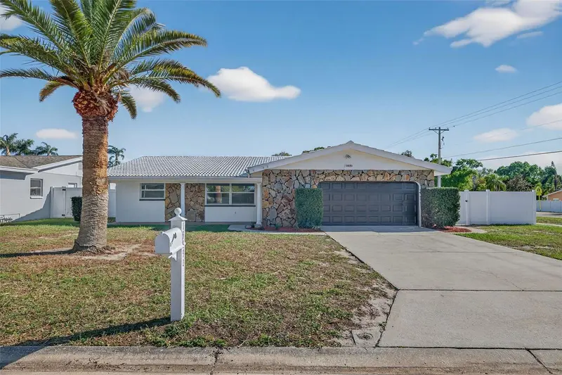 13690 87th Pl N, FL