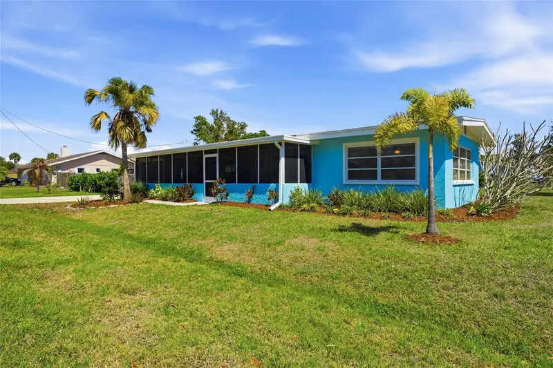 2400 Pine Ct, FL